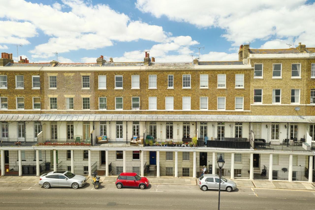 Beach View: Stunning Sea View & Balcony Apartment Ramsgate Eksteriør bilde